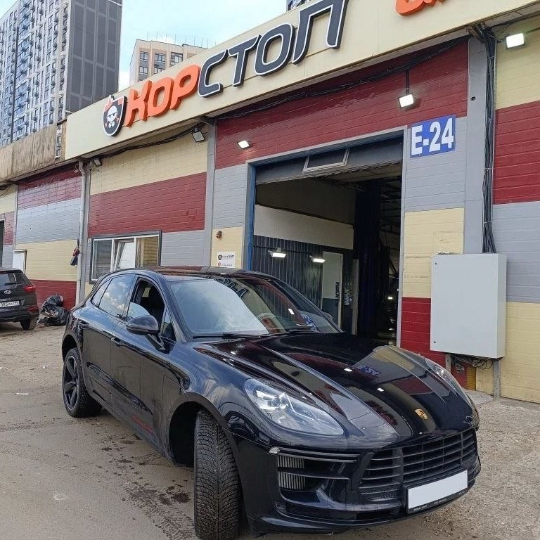 Porsche Macan перед антикоррозийной обработкой в центре КорСтоп